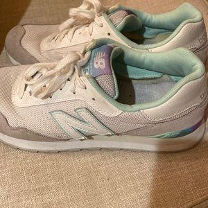 New Balance 551